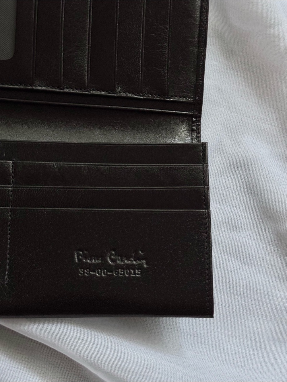 Pierre Cardin Paris Wallet - Picture 5 of 5